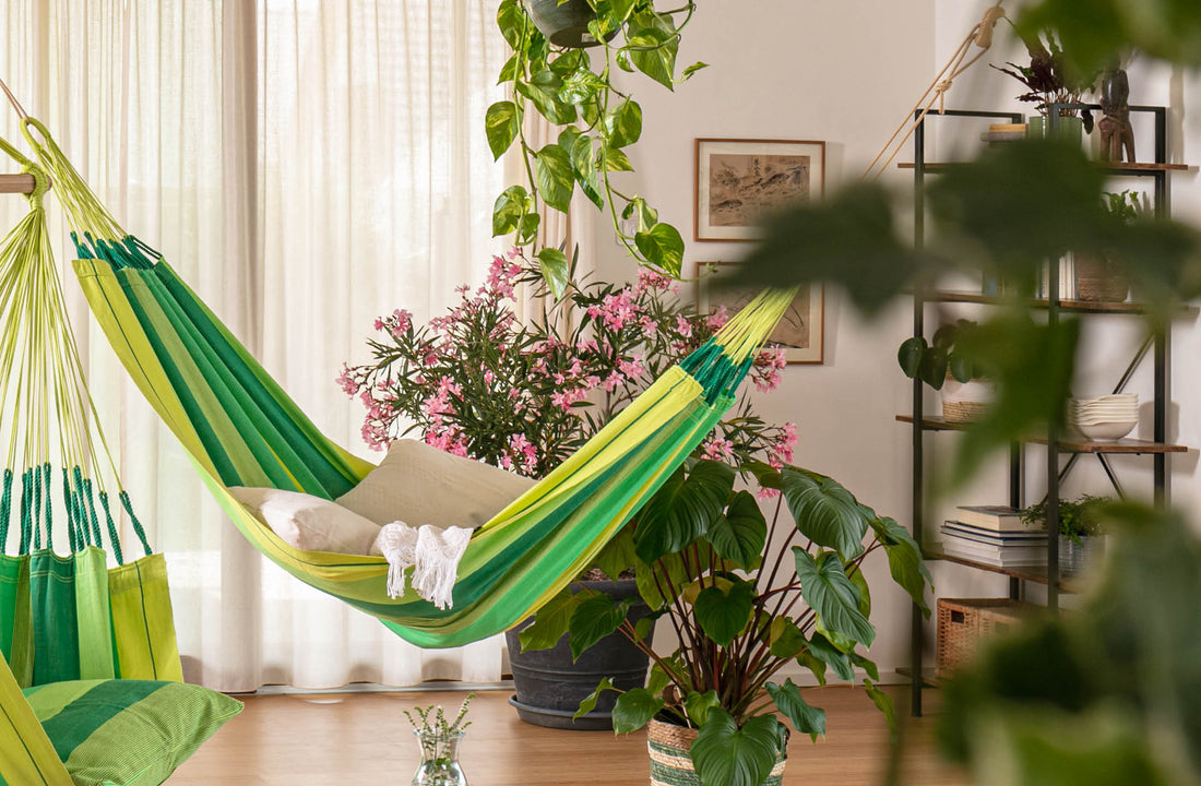 Wellness für die Seele – draußen oder drinnen sanft in Hängematten aus softer Bio-Baumwolle über den Dingen schweben